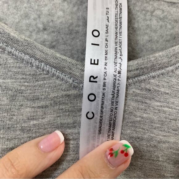 Core 10 Scoop V-Neck Crop Long Sleeve Gray Sweatshirt - Picture 2 of 6